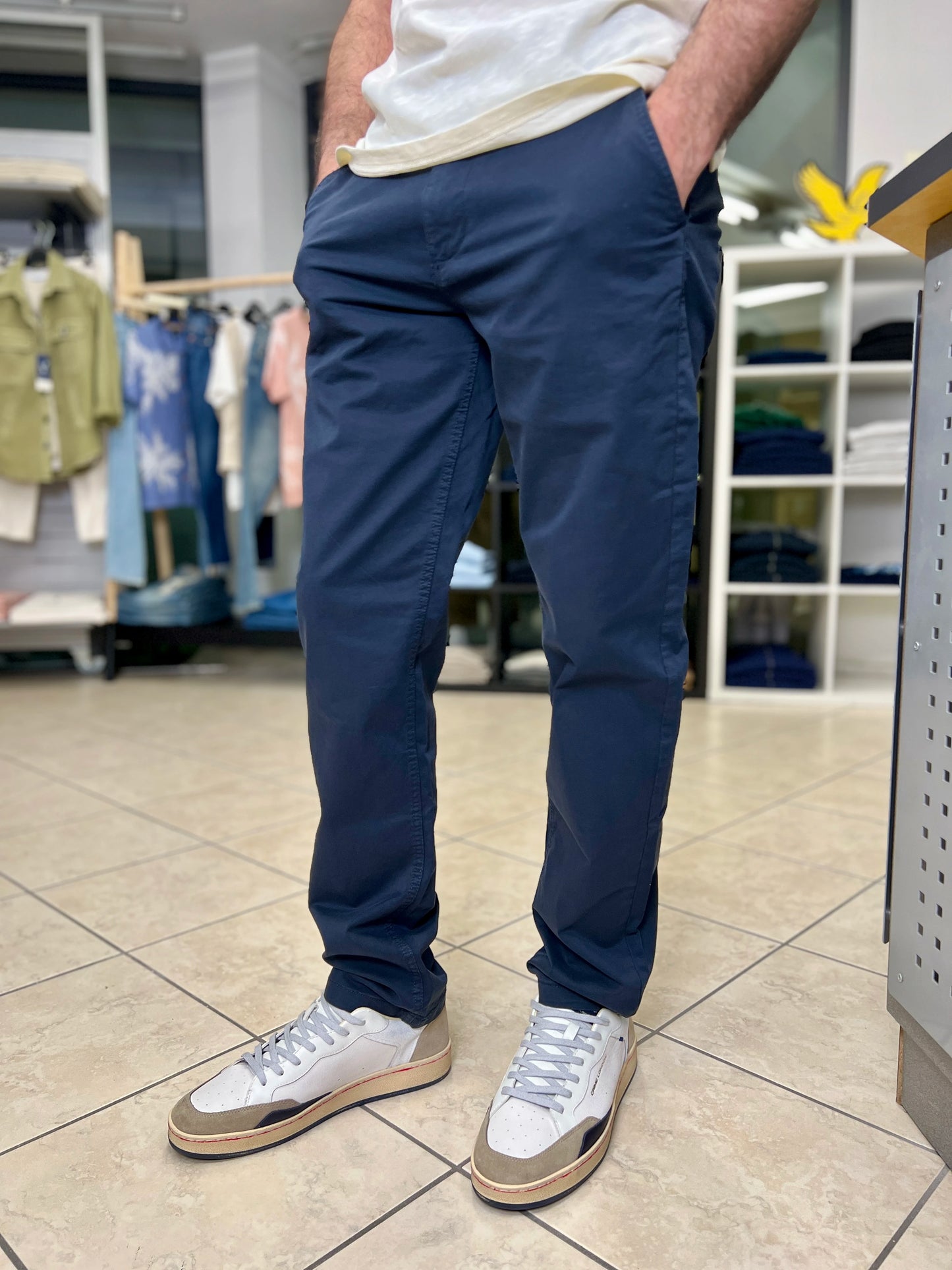 Pantalone Chino blu Lyle & Scott - Seipuntozerostore