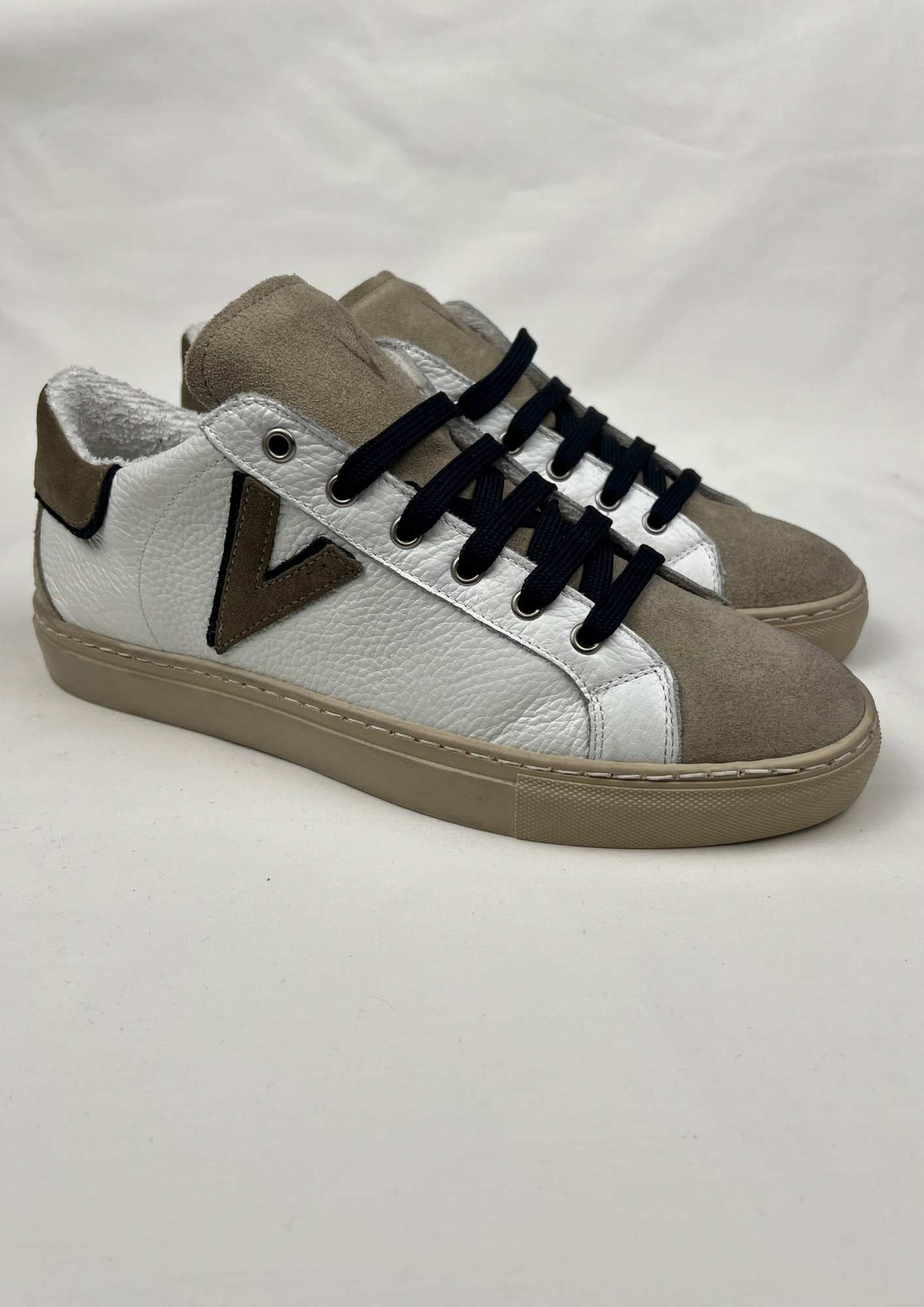 OLYMPIC V - Sneakers a suola bassa in pelle martellata con inserto e retro Bicolor Cuoio Blu V2 - Seipuntozerostore