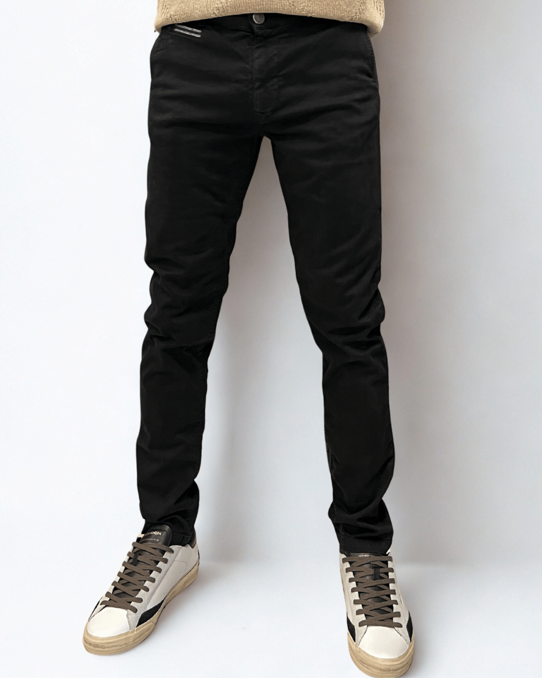 Pantalone nero chino in cotone con salpa in tessuto V2 Brand - Seipuntozerostore