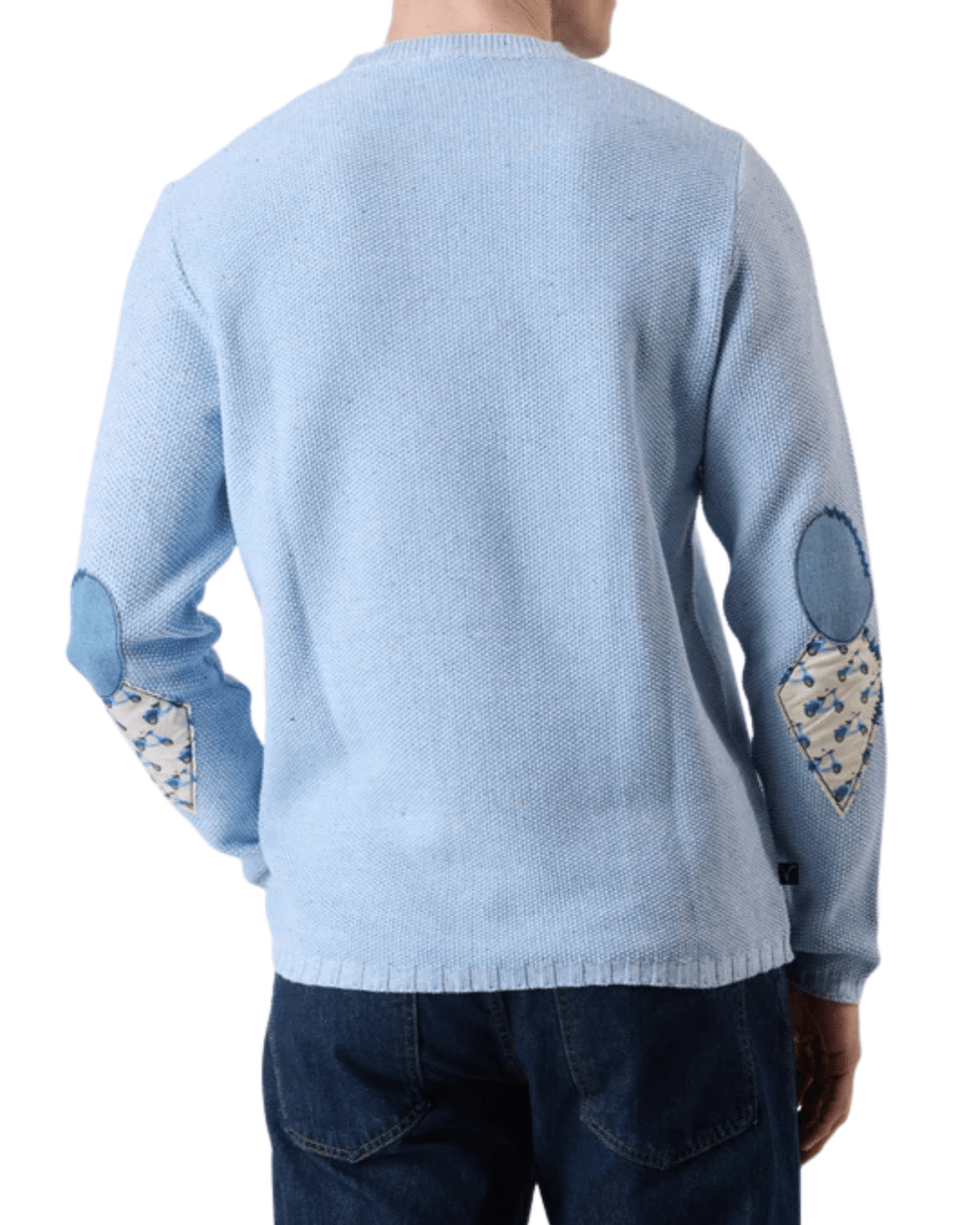 Maglione azzurro con toppe ricamate in tessuto V2 - Seipuntozerostore