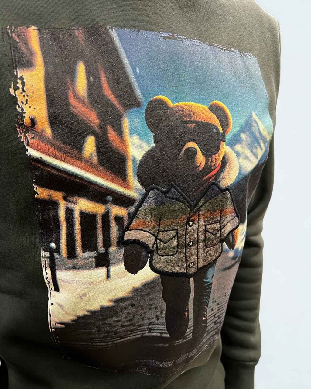 Felpa Girocollo Verde Militare con stampa Teddy e ricamo in tessuto V2 - Seipuntozerostore