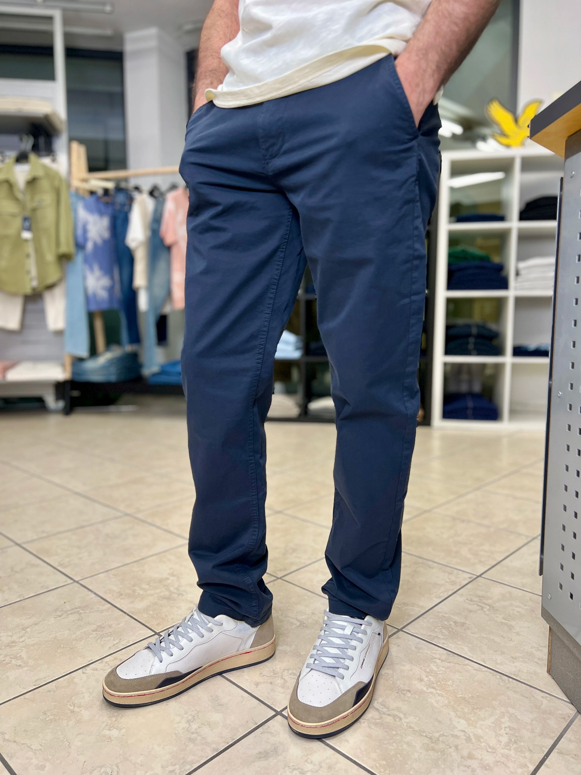 Pantalone Chino blu Lyle & Scott - Seipuntozerostore