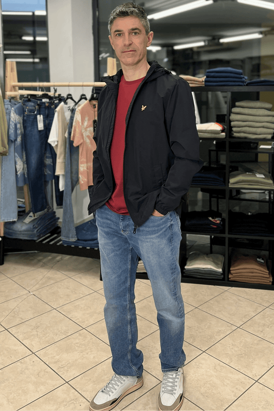 Giacca con cappuccio water resistent nero Lyle & Scott - Seipuntozerostore