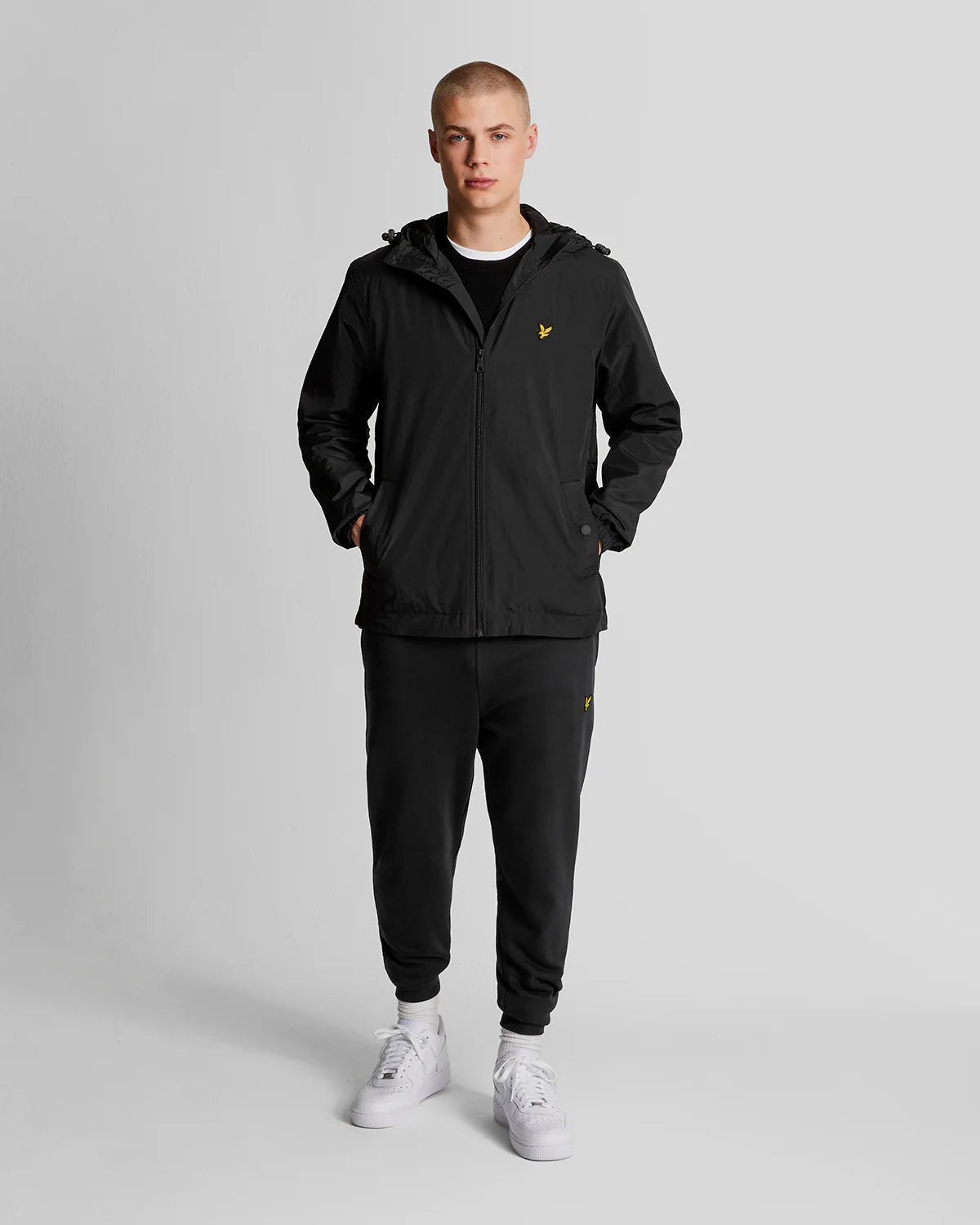 Giacca con cappuccio water resistent nero Lyle & Scott - Seipuntozerostore