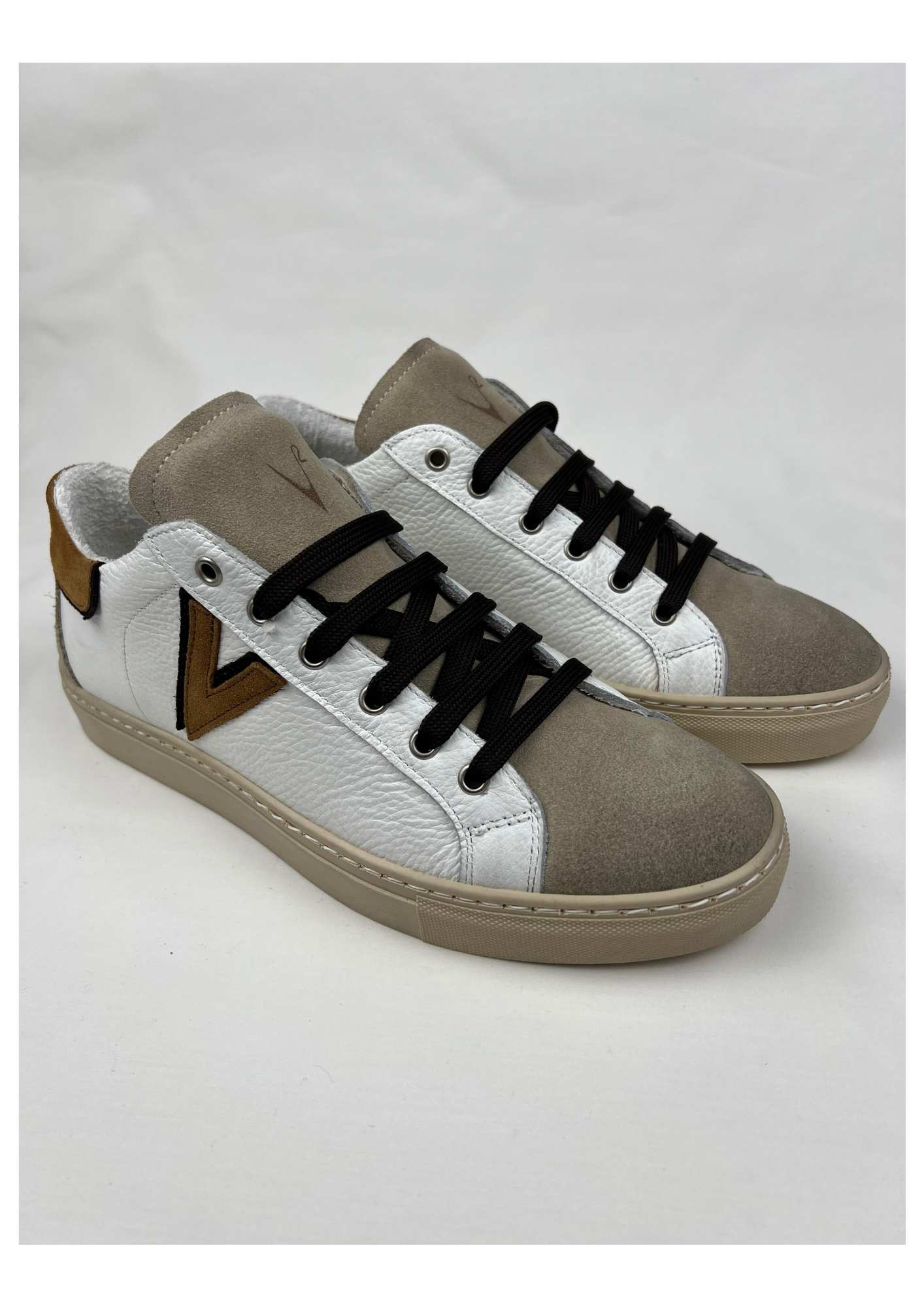 OLYMPIC V - Sneakers a suola bassa in pelle martellata con inserto e retro Bicolor moro Cuoio Blu V2 - Seipuntozerostore