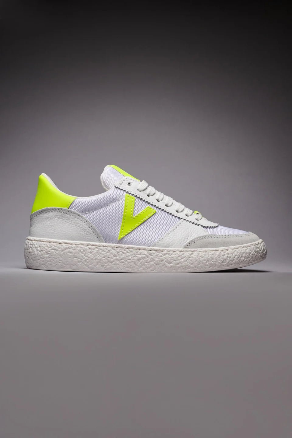 PROMO - 30% NEL CARRELLO Sneakers a suola bassa con inserti gommati giallo fluo V2 Brand - Seipuntozerostore