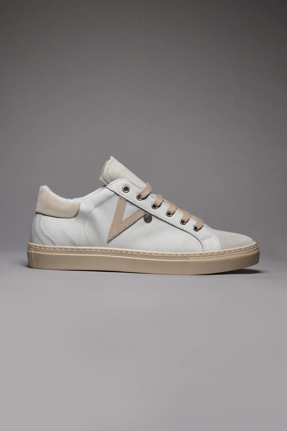 Sneakers a suola bassa Bianca con retro e inserto scamosciato Sabbia V2 - Seipuntozerostore