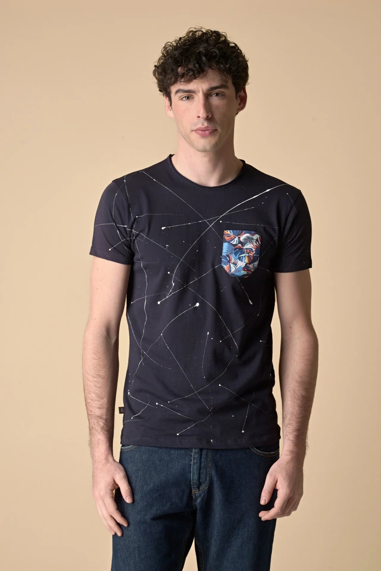 T-Shirt Blu con Taschino in tessuto V2 e schizzi di vernice - Seipuntozerostore