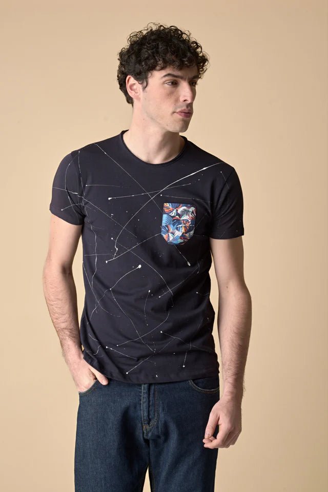 T-Shirt Blu con Taschino in tessuto V2 e schizzi di vernice - Seipuntozerostore