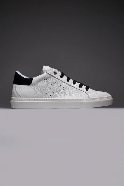 PROMO - 30% NEL CARRELLO Sneakers a suola bassa bianca con retro e lacci blu V2 Brand - Seipuntozerostore